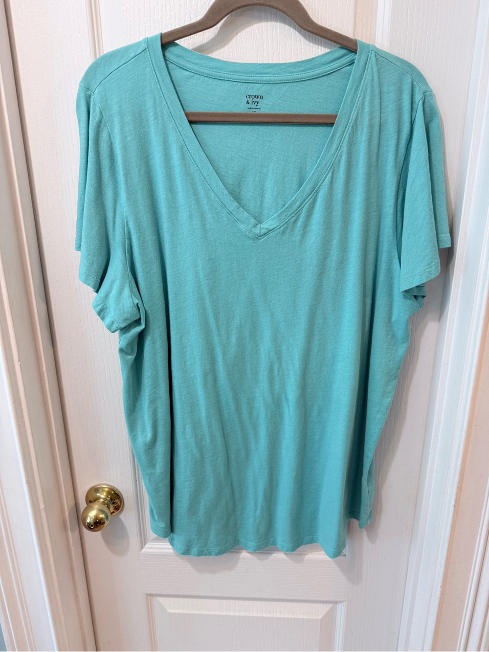 crown & ivy Aqua V-Neck Short Sleeve Top